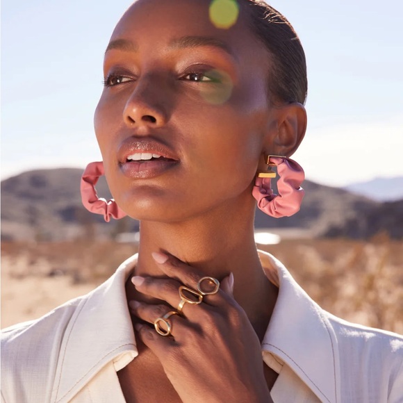 CULT GAIA Anya Gold Ring Set - Picture 4 of 5